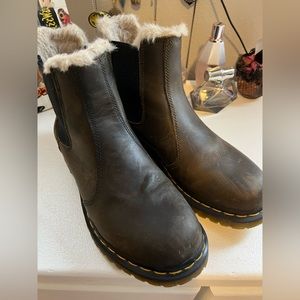 DR MARTENS BROWN 2976 CHELSEA BOOTS